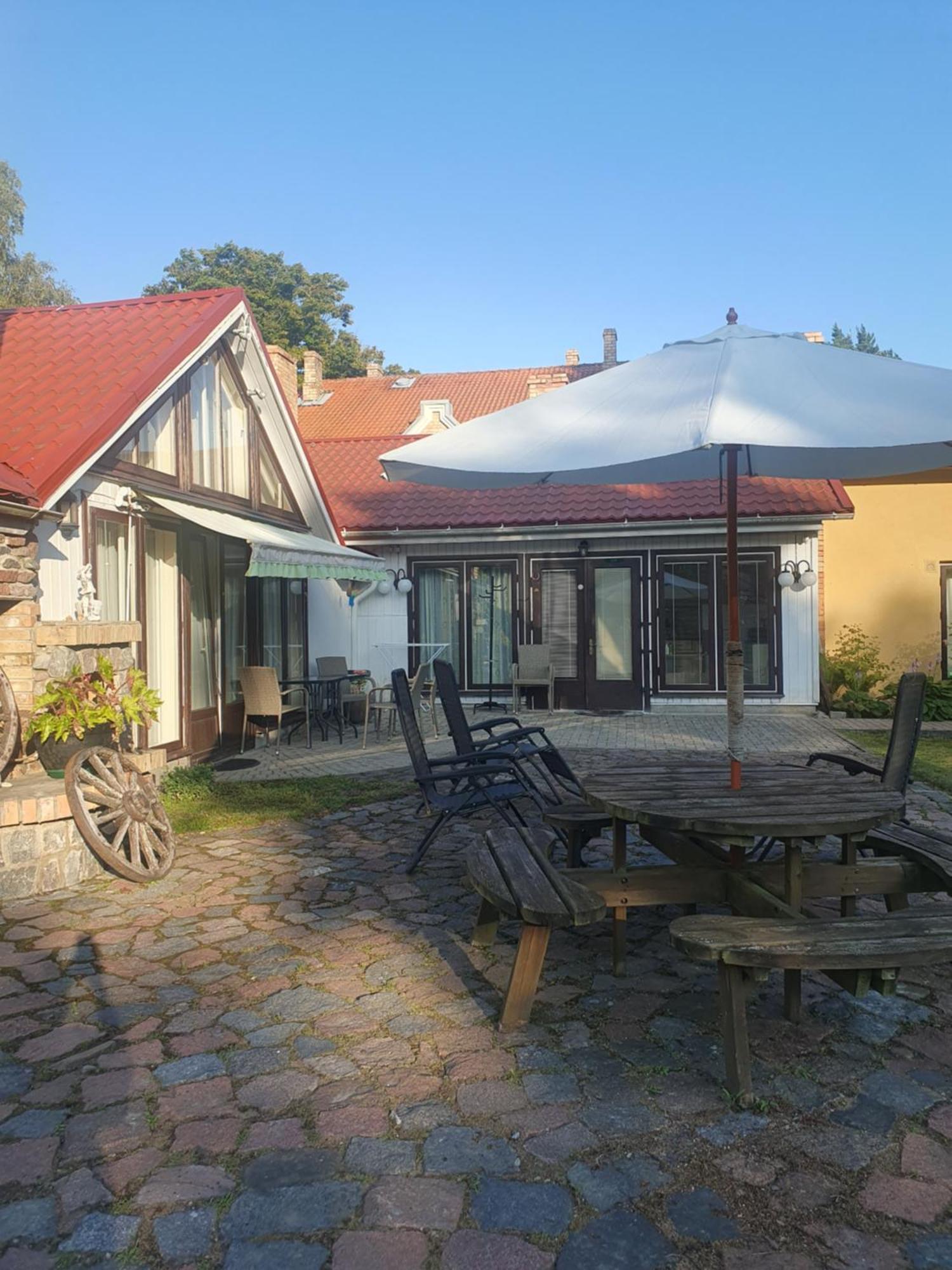Villa Leonardo Ventspils Exterior foto