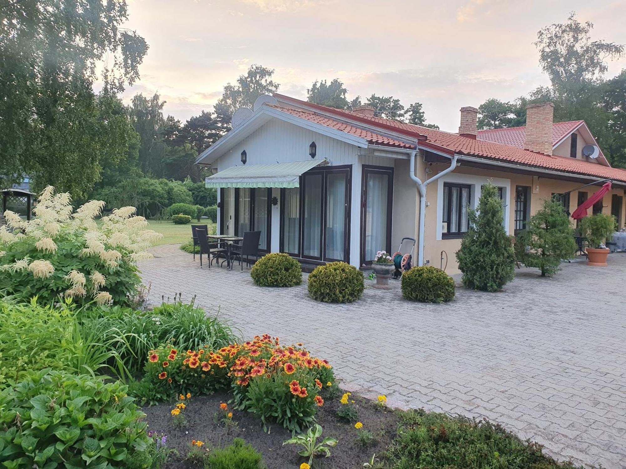 Villa Leonardo Ventspils Exterior foto